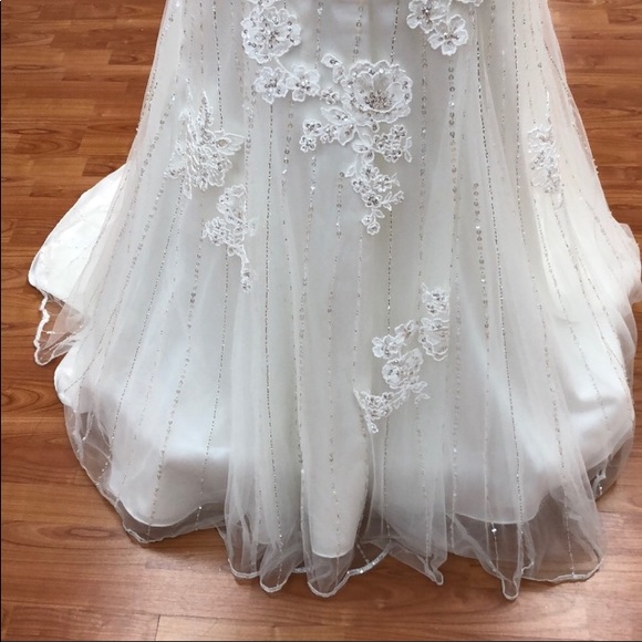 Maggie Sottero Wedding Dress - Picture 3 of 5